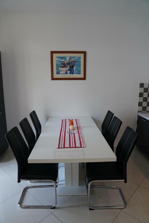 Sesar Apartments Krk - No. 2 Vinko Krk Town Zewnętrze zdjęcie