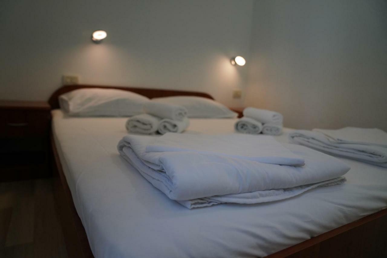 Sesar Apartments Krk - No. 2 Vinko Krk Town Zewnętrze zdjęcie