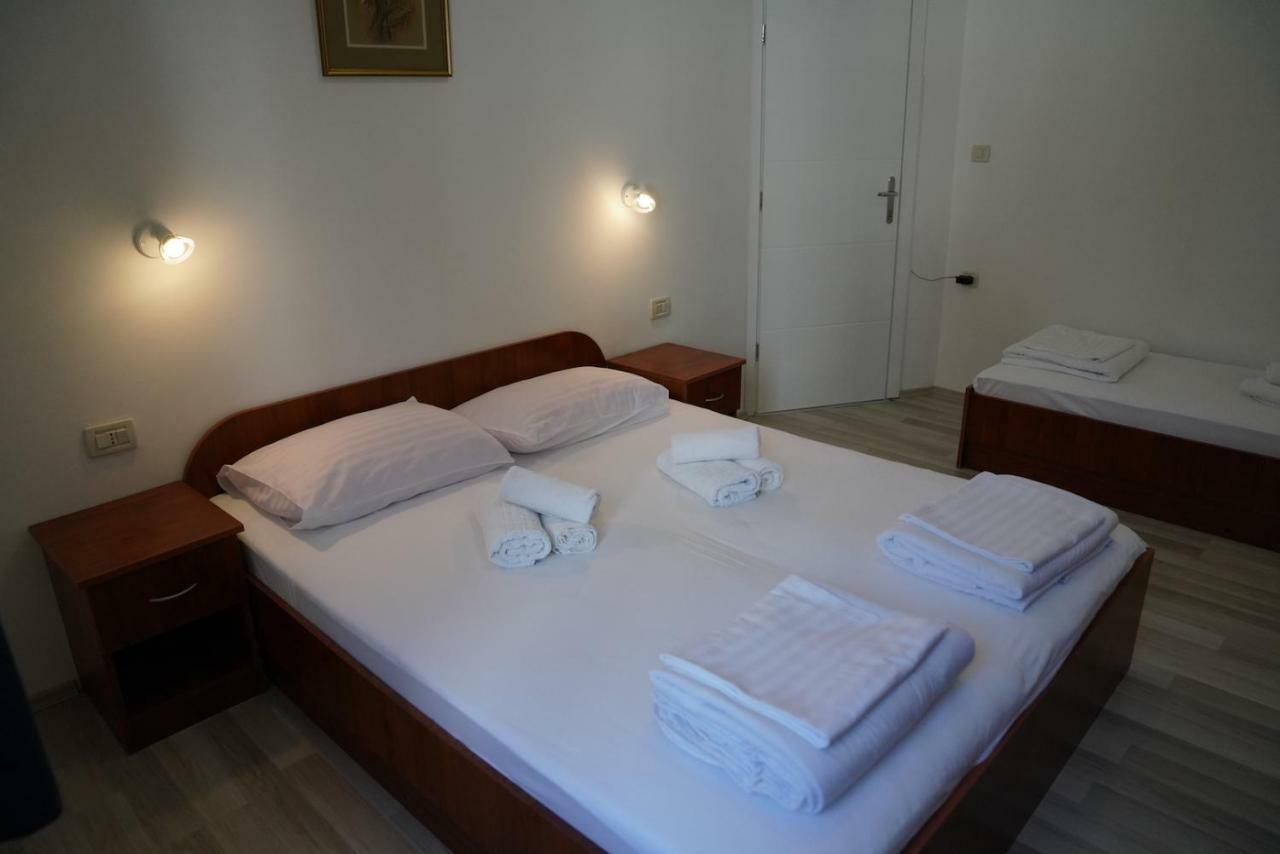 Sesar Apartments Krk - No. 2 Vinko Krk Town Zewnętrze zdjęcie